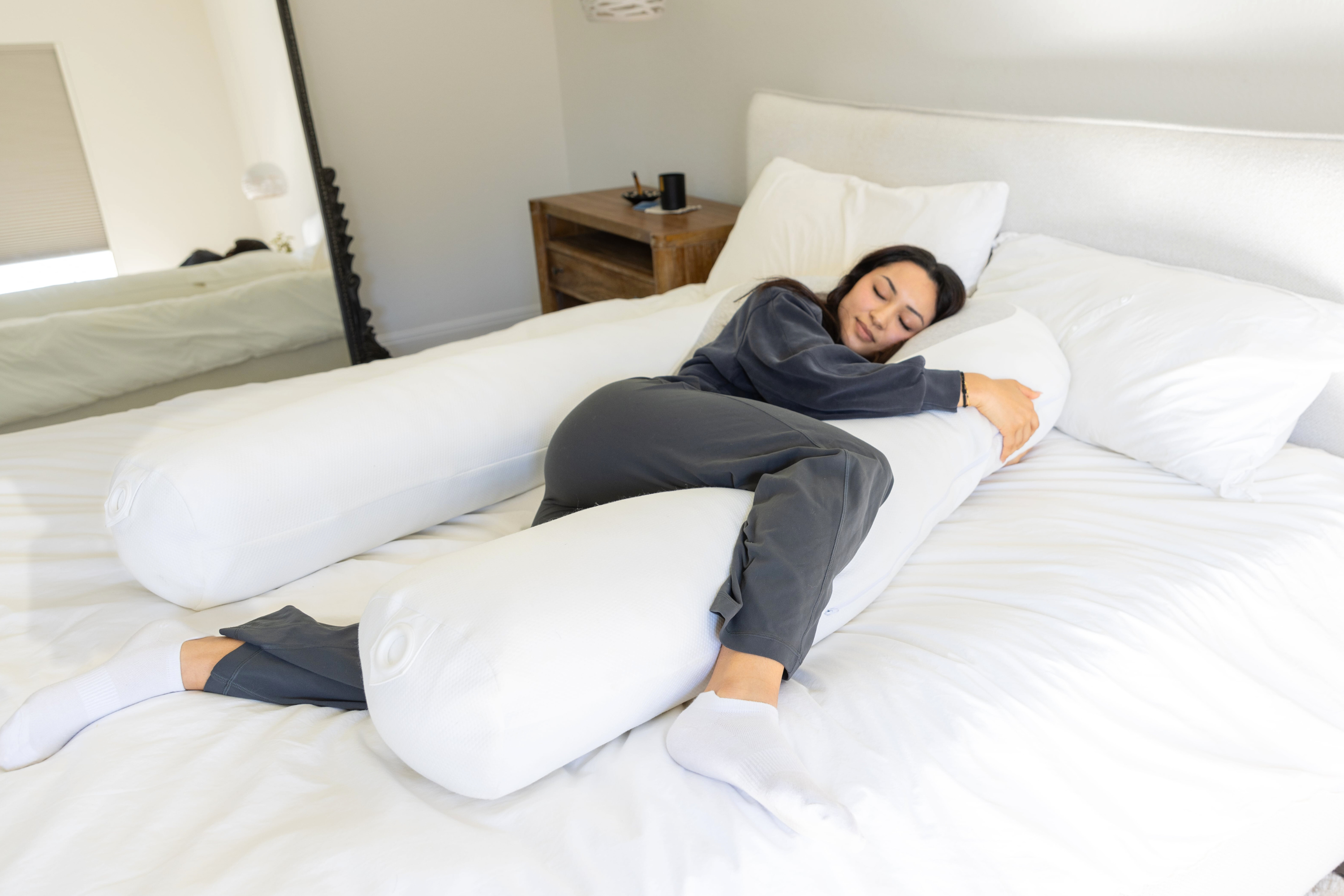 Hugl Cooling Body Pillow in Cloudy White